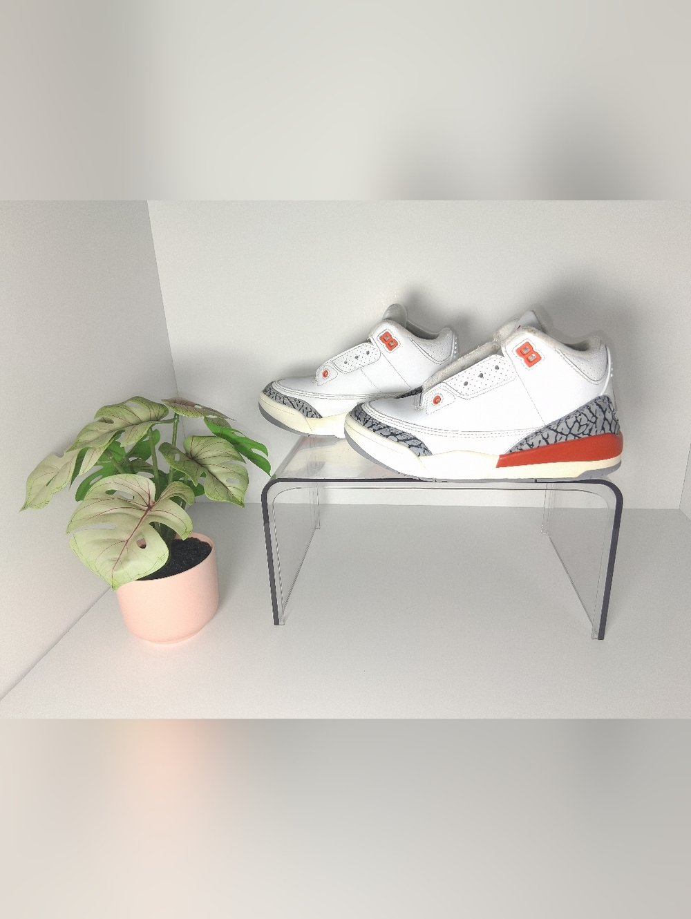 Jordan Kids White and Orange Retro Sneakers Size 12C